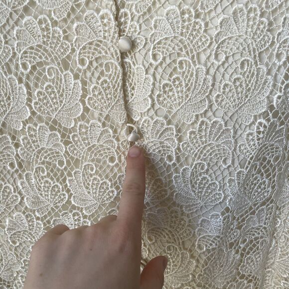 Talbots Vintage Lace Overlay Blouse Princess Seams Back Covered Buttons Size 14 - Picture 12 of 14